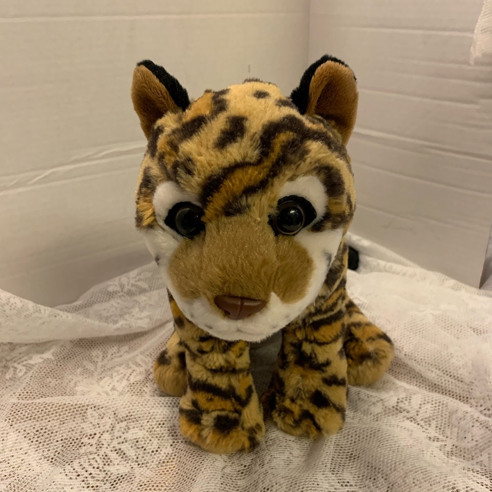 Cheetah Stuffed/Plush Animal, brand Wild Republic.